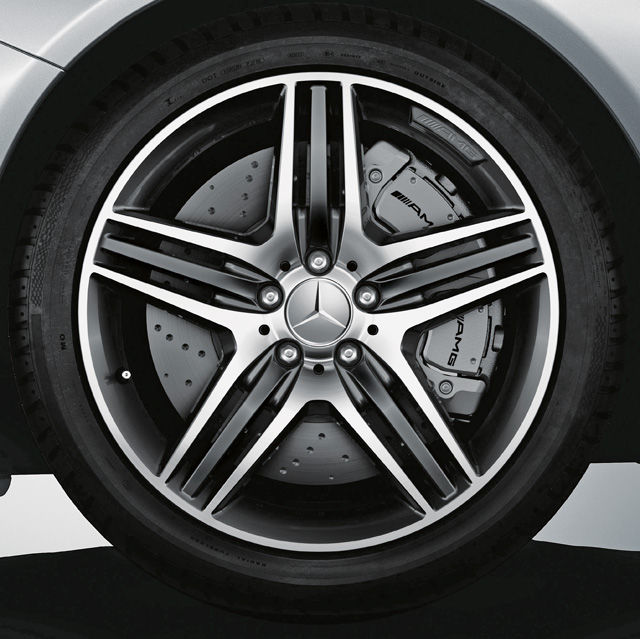 Колесный диск AMG с тройными спицами, "Серый титан"