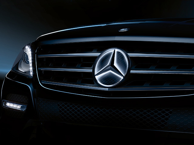 Звезда Mercedes с освещением для Mercedes GLA class X156