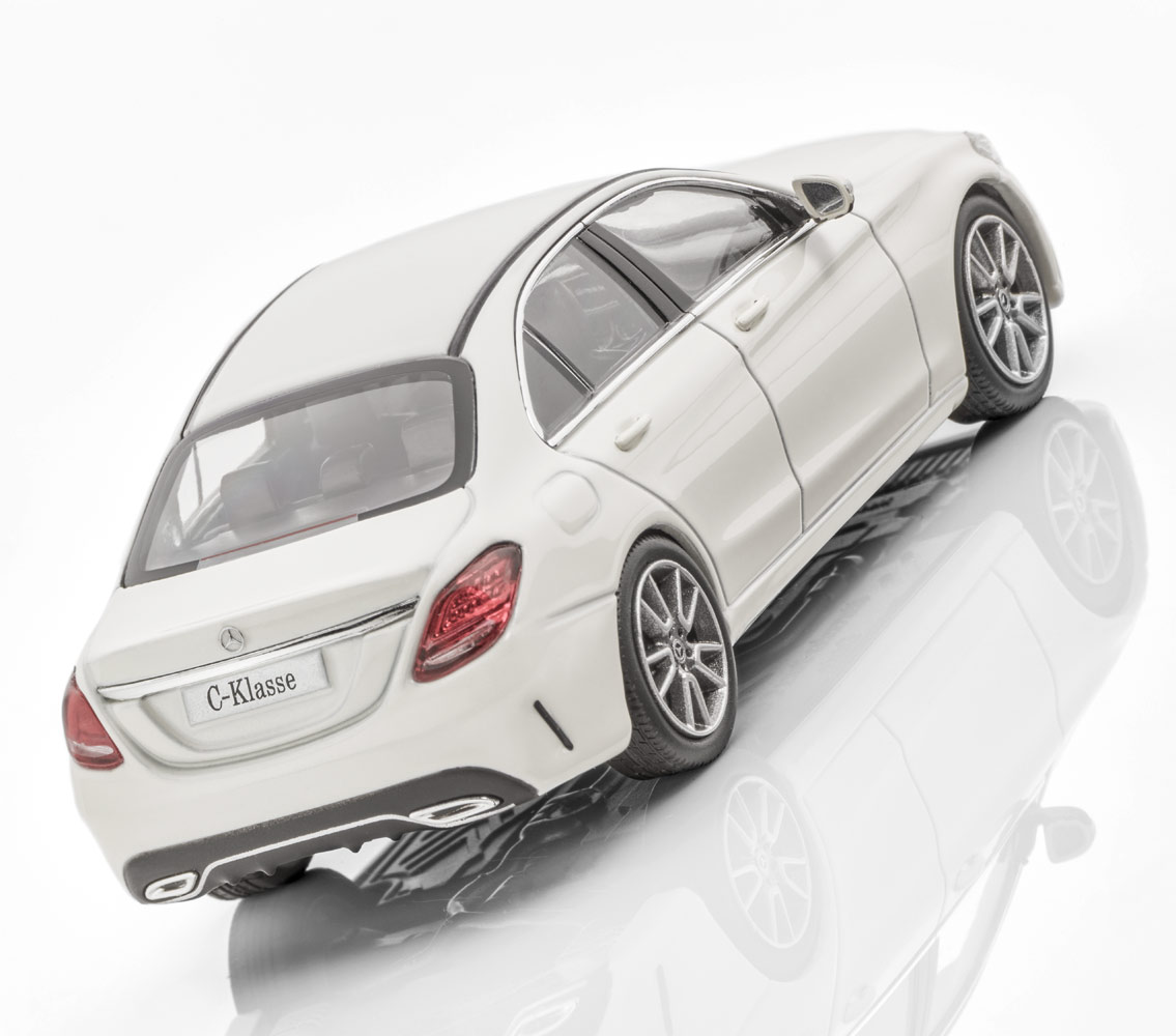 Модель Mercedes C-Class W205 AMG Line, Scale 1:43, Designo Diamond White Bright,