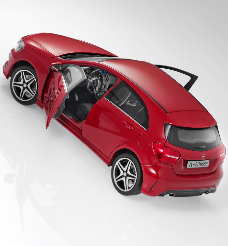 Модель автомобиля A-Kласс, Спорт-пакет AMG,1:18, красный