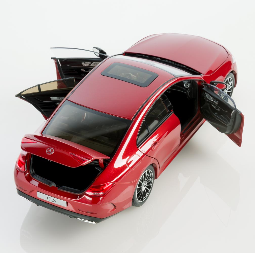 Модель автомобиля CLS купе AMG Line C257, 1:18, красный 